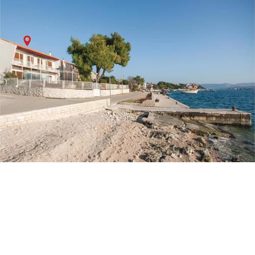 One-Bedroom Apartment in Brodarica
