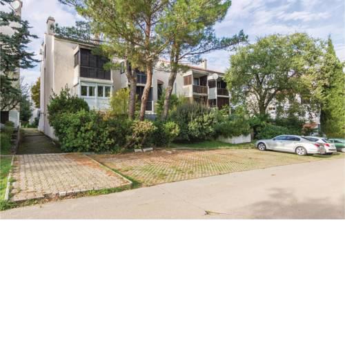 One-Bedroom Apartment in Cervar Porat