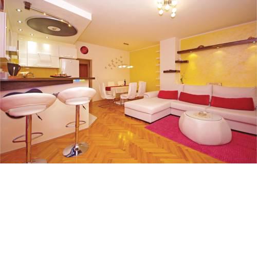 One-Bedroom Apartment in Makarska