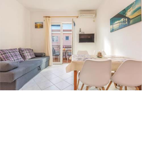 One-Bedroom Apartment in Makarska