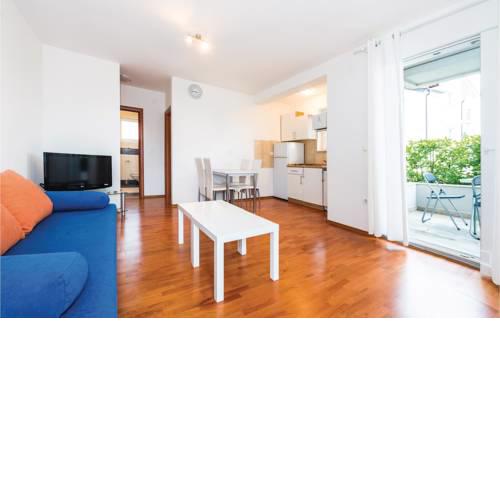 One-Bedroom Apartment in Murter