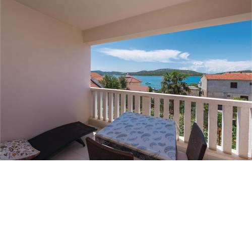 One-Bedroom Apartment in Pirovac