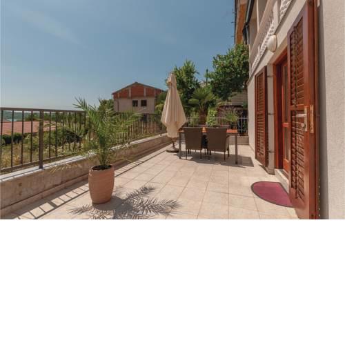 One-Bedroom Apartment in Pirovac