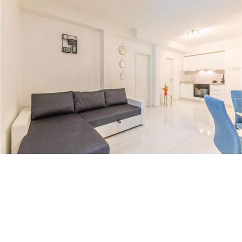 One-Bedroom Apartment in Podstrana