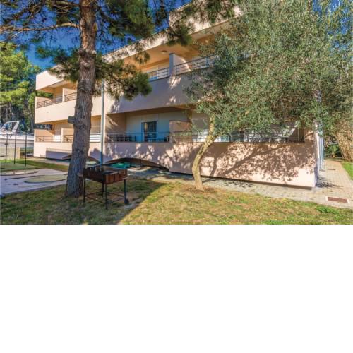 One-Bedroom Apartment in Privlaka