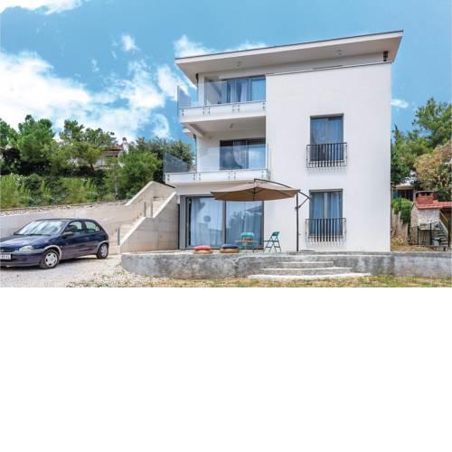 One-Bedroom Apartment in Rogoznica
