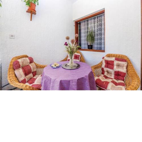 One-Bedroom Apartment in Senj