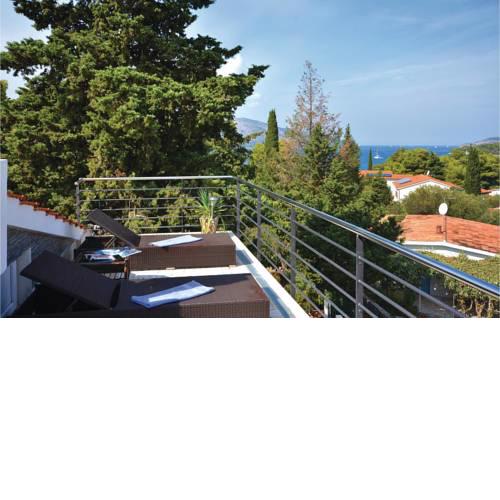 One-Bedroom Apartment in Stari Grad