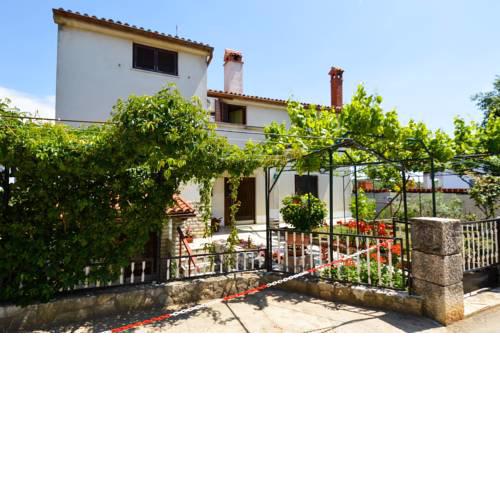 One-Bedroom Apartment in Stinjan I