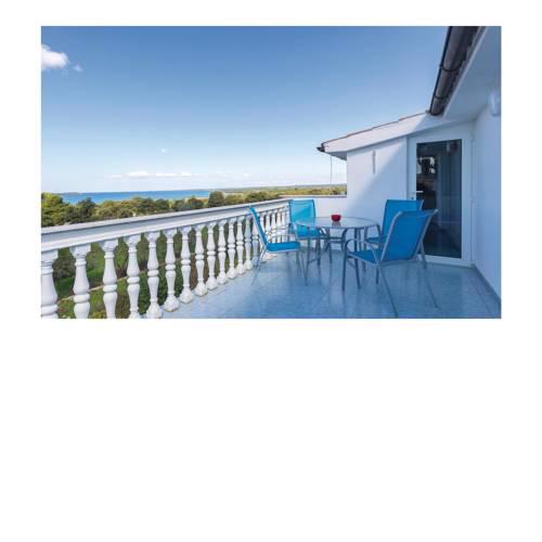 One-Bedroom Apartment in Stinjan
