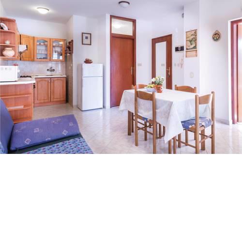 One-Bedroom Apartment in Valbandon