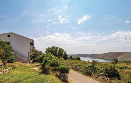 One-Bedroom Apartment in Vlasici