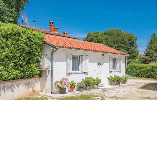 One-Bedroom Holiday Home in Zminj