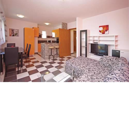 One-Bedroom Apartment Makarska with Sea View 07