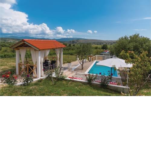 One-Bedroom Holiday Home in Danilo