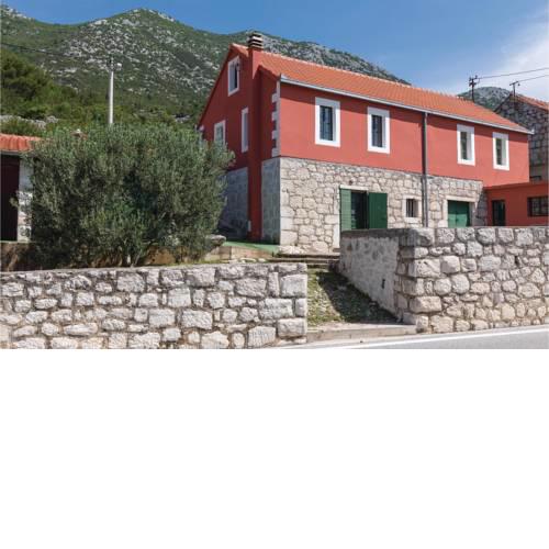 One-Bedroom Holiday Home in Ploce