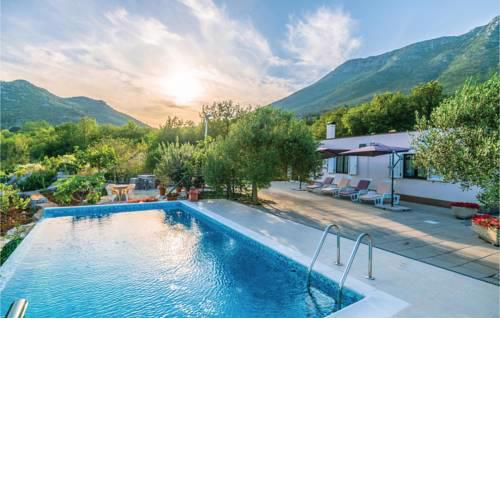 One-Bedroom Holiday Home in Vrgorac
