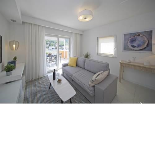 Oyster Paradise Blue Apartment