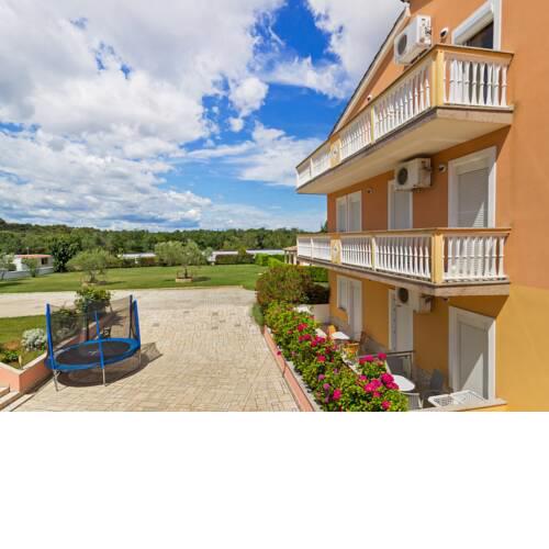 Panoramic Apartment in Banjole near Pula Town Centre