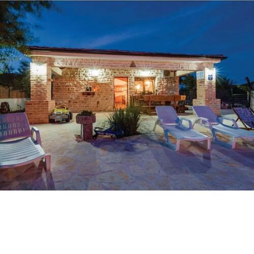 Phenomenal Holiday Home in Stankovci with Swimming Pool