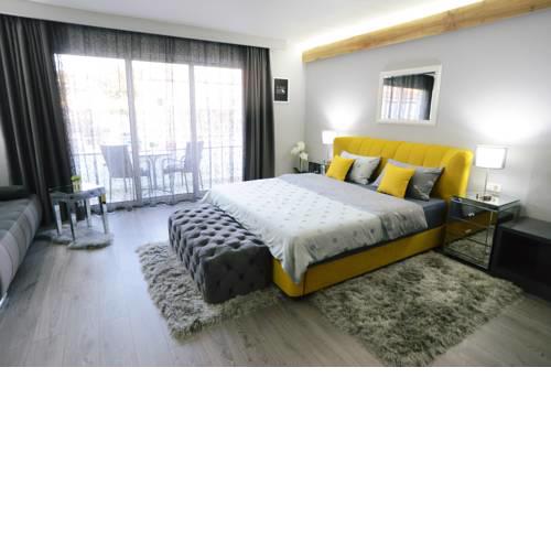 Piazza Rooms