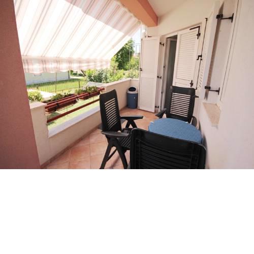 Pinter Apartment