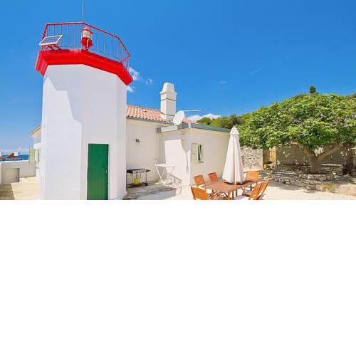 Pjescana uvala Villa Sleeps 6 with WiFi