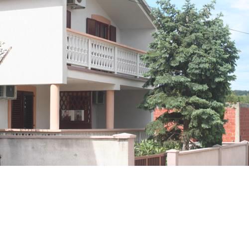 Plahuter Apartments 1