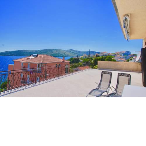 Po 'di Pace Apartments