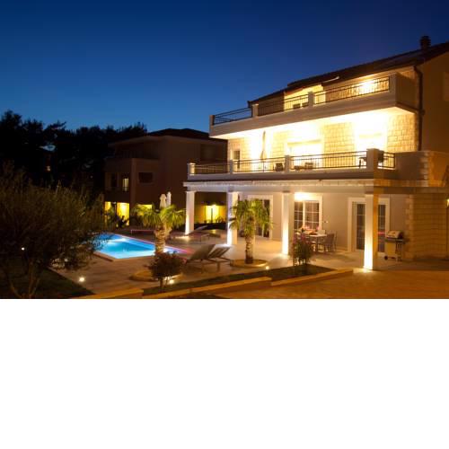 Polo Villa & Suites