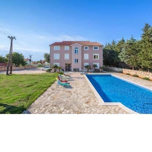 Pool Medulin House