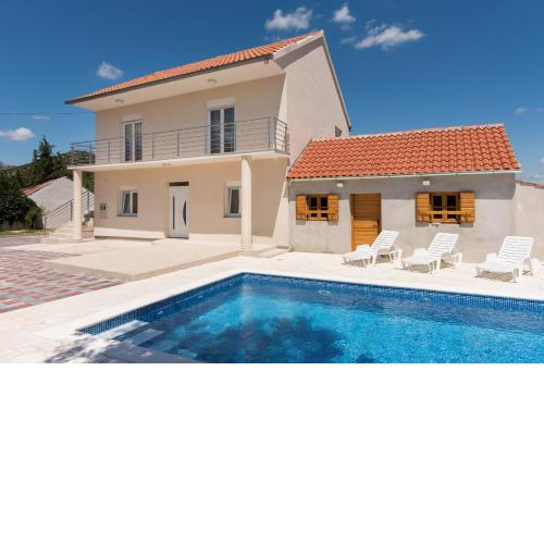 Poolincluded - Holiday Home Zara
