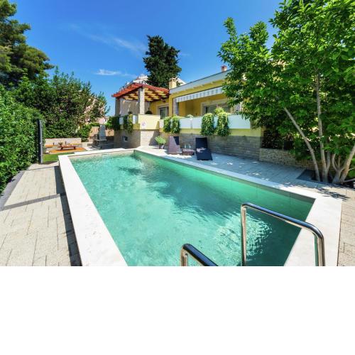 Poolincluded - Villa Luna