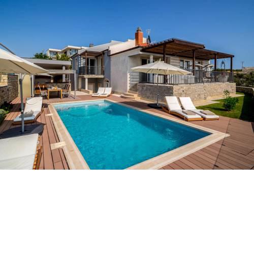 Prhovo Villa Sleeps 8 with Pool Air Con and WiFi