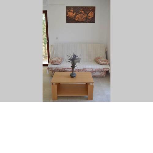 Private studio apartment with a garden and a terrace