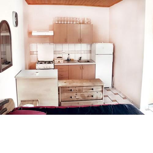 Quaint Holiday Home in Metajna with Terrace