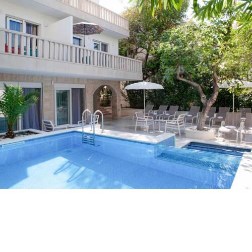 Ravishing Villa in Makarska near Nugal Beach and Vepric