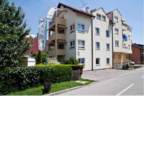 Ravnice youth hostel