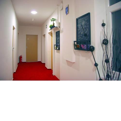 Red Carpet Rooms