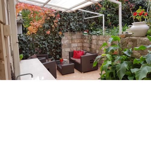 Red Rose Apartment