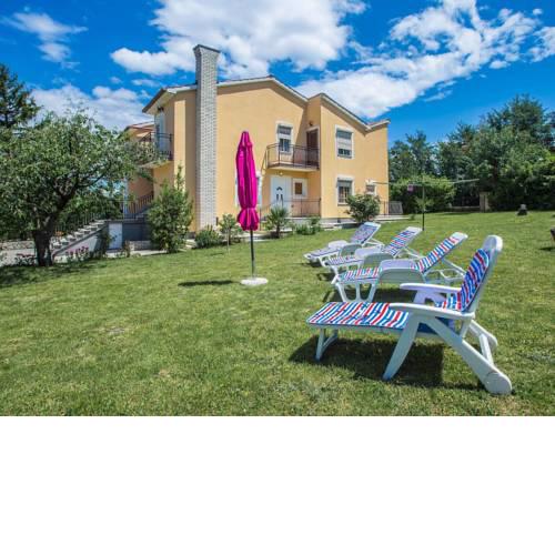 Spacious Apartment in Labin with Barbecue