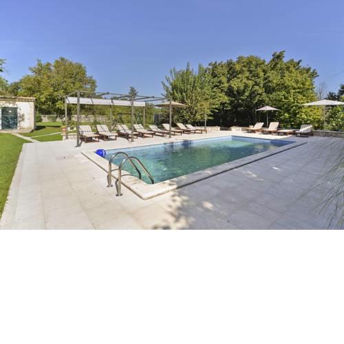 Rojnici Villa Sleeps 14 Pool Air Con WiFi