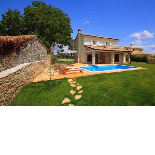Rojnici Villa Sleeps 8 Pool Air Con