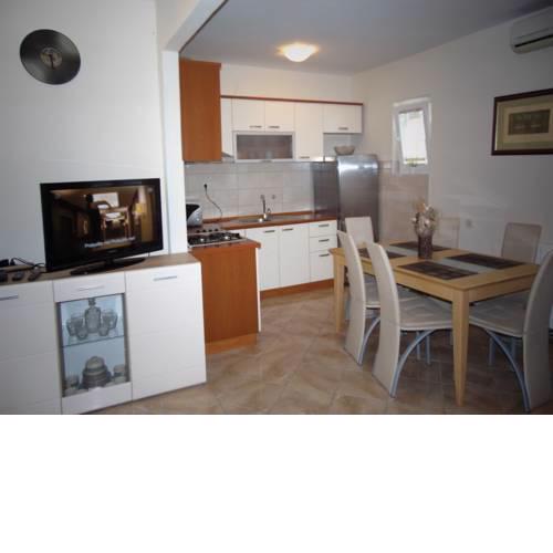 Romantic apartment just few minutes from the beach