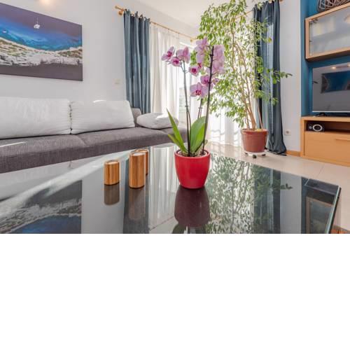 Romantic Oasis Apartments