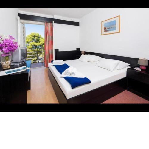 Room in Guest room - Comfort All Inclusive Double Room with Sea View