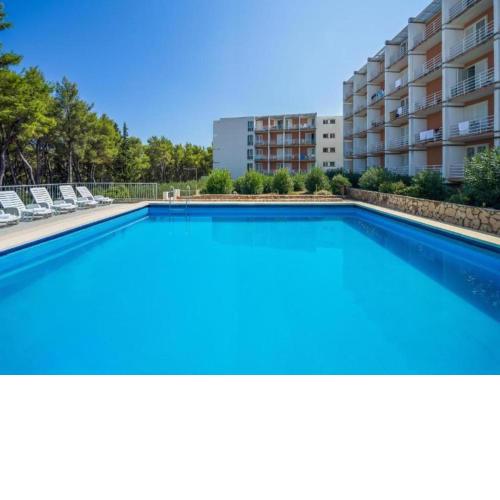 Room in Guest room - Cozy All Inclusive Double Room with Sea View