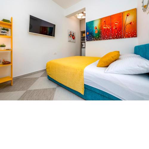 Room with private entrance - FREE parking Marli 4