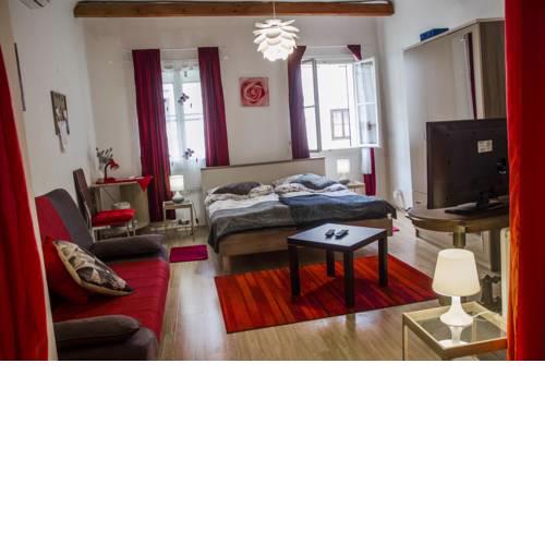 Rooms and Apartment Veral-KA