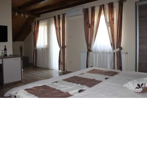 Rooms & Apartment Vinia